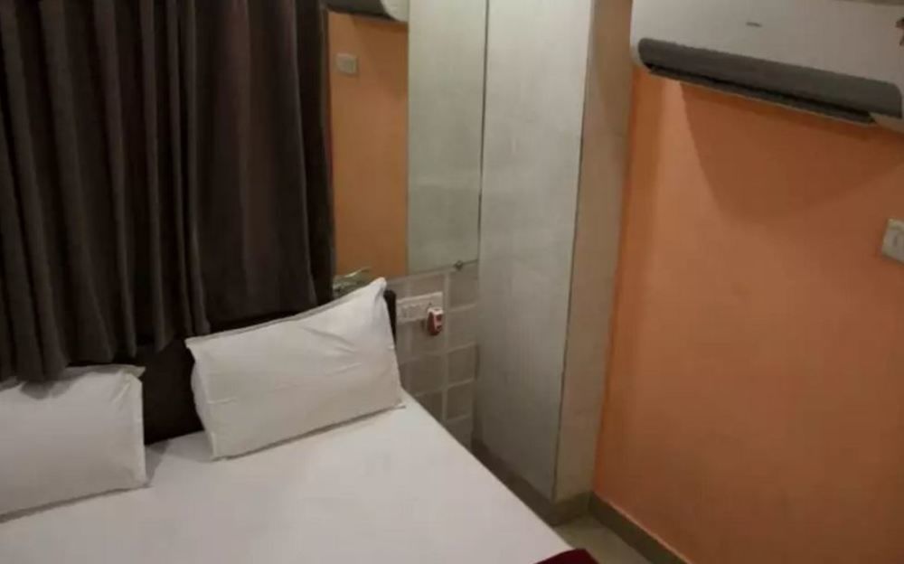 Oyo 49867 Hotel Kalpana Residency Bombay Esterno foto